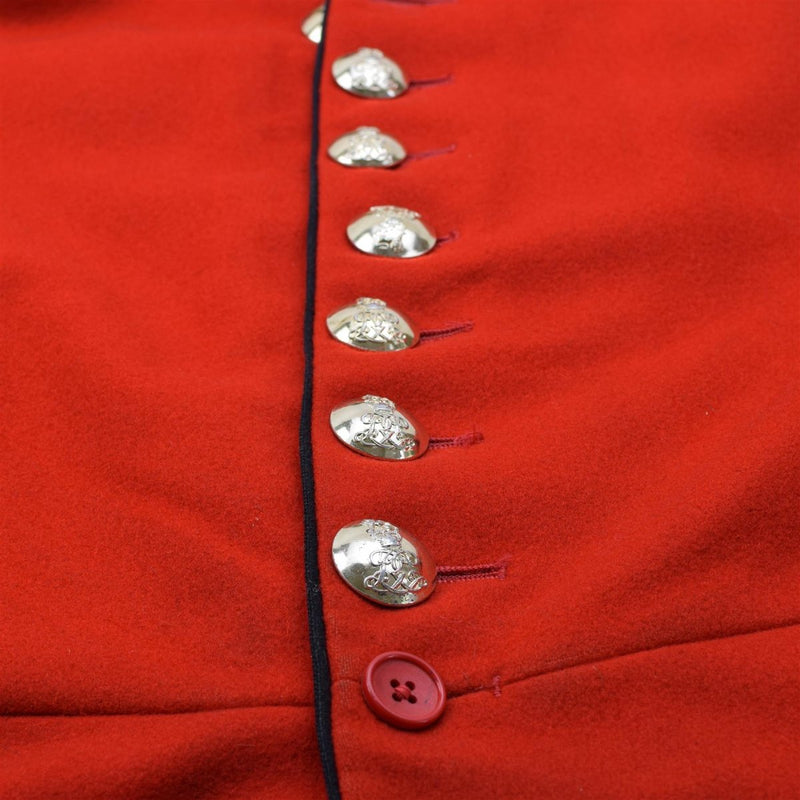 Original britische Militärjacke im Tunika-Stil aus Wolle, massiv rot-goldene Knöpfe